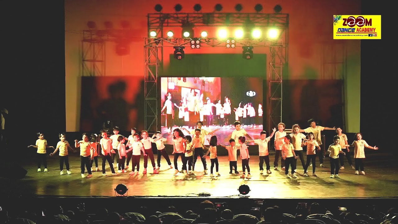 Koi Ladki Hai Song | Dil To Pagal Hai | Shah Rukh Khan, Madhuri Dixit, Karisma Kapoor | Lata, Udit